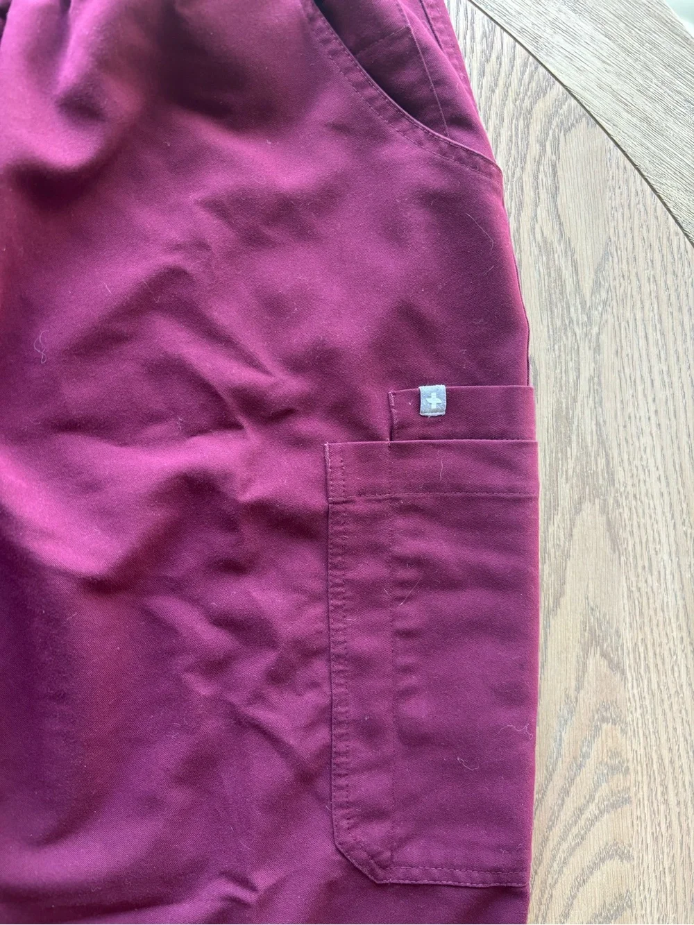 Figs Women Scrub Pants in Burgundy XL Tall - Picture 3 of 8